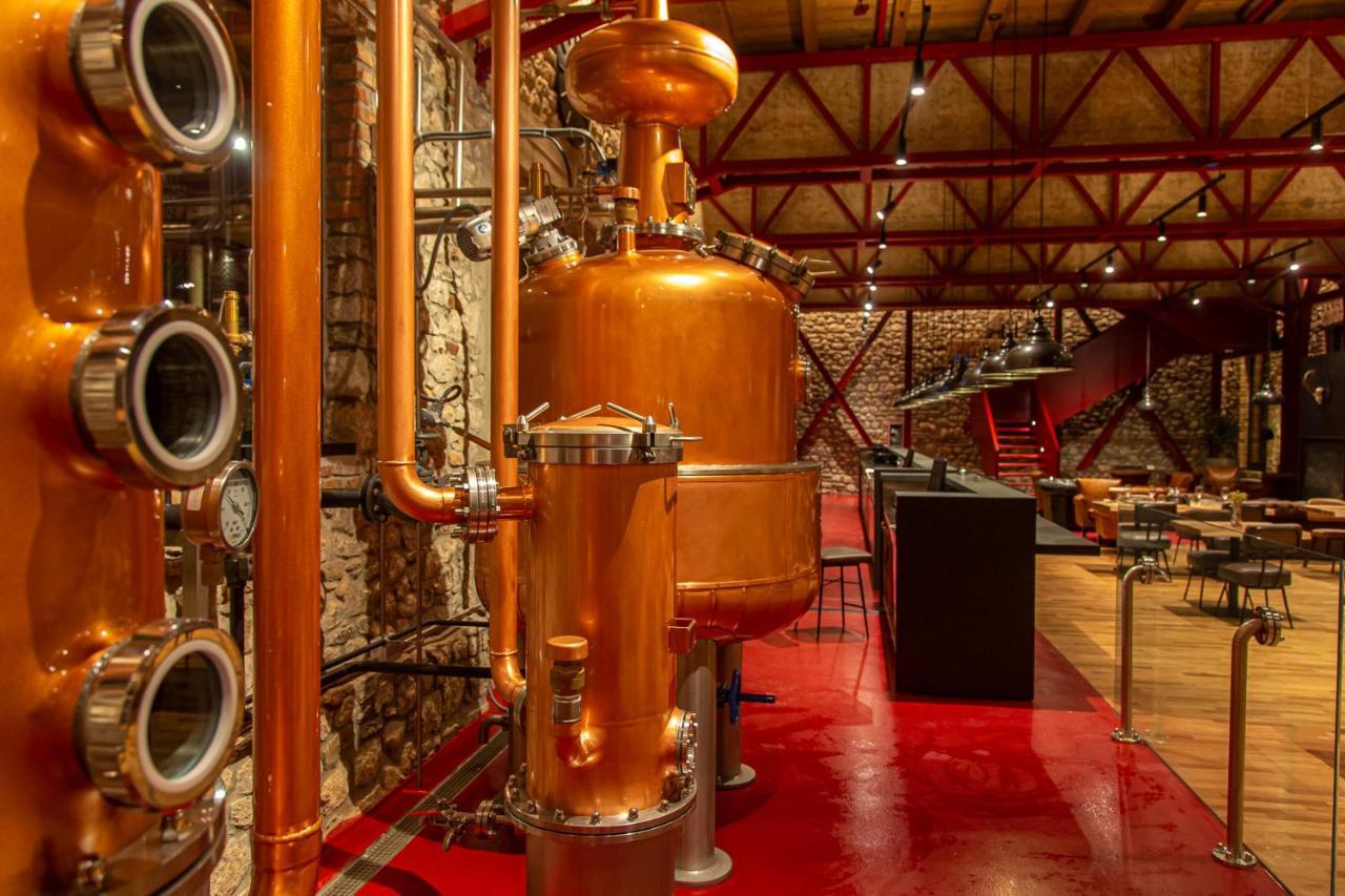 Melesin Distillery Leskovik Exterior photo